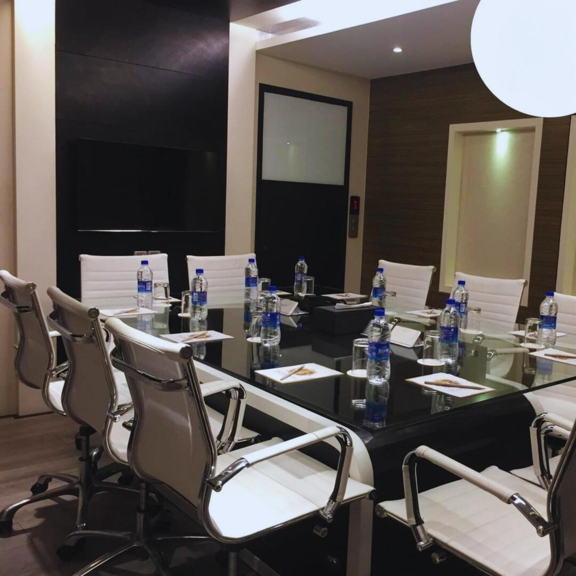 The Empresa Hotel Mumbai Exterior photo